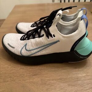 Custom Nike free run flyknit